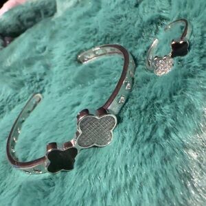 Vintage Fashion clover bling ring  bracelet set